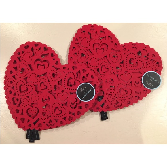 Set/8 ❤️ Cynthia Rowley Red Felt Heart Valentines/Anniversary Party Placemats - Picture 1 of 5